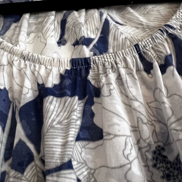 INC Internationals Cute floral Peasant top size Large - Picture 5 of 7